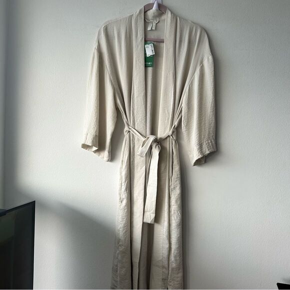 Miiyu Simons Cream Long Robe with Belt and pockets - Picture 1 of 11